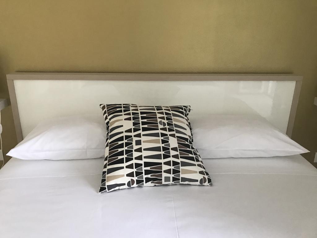 Nuovo Laghetto Del Frassino Hotel Пескиера дел Гарда Екстериор снимка