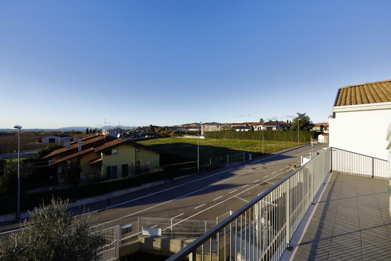Nuovo Laghetto Del Frassino Hotel Пескиера дел Гарда Екстериор снимка