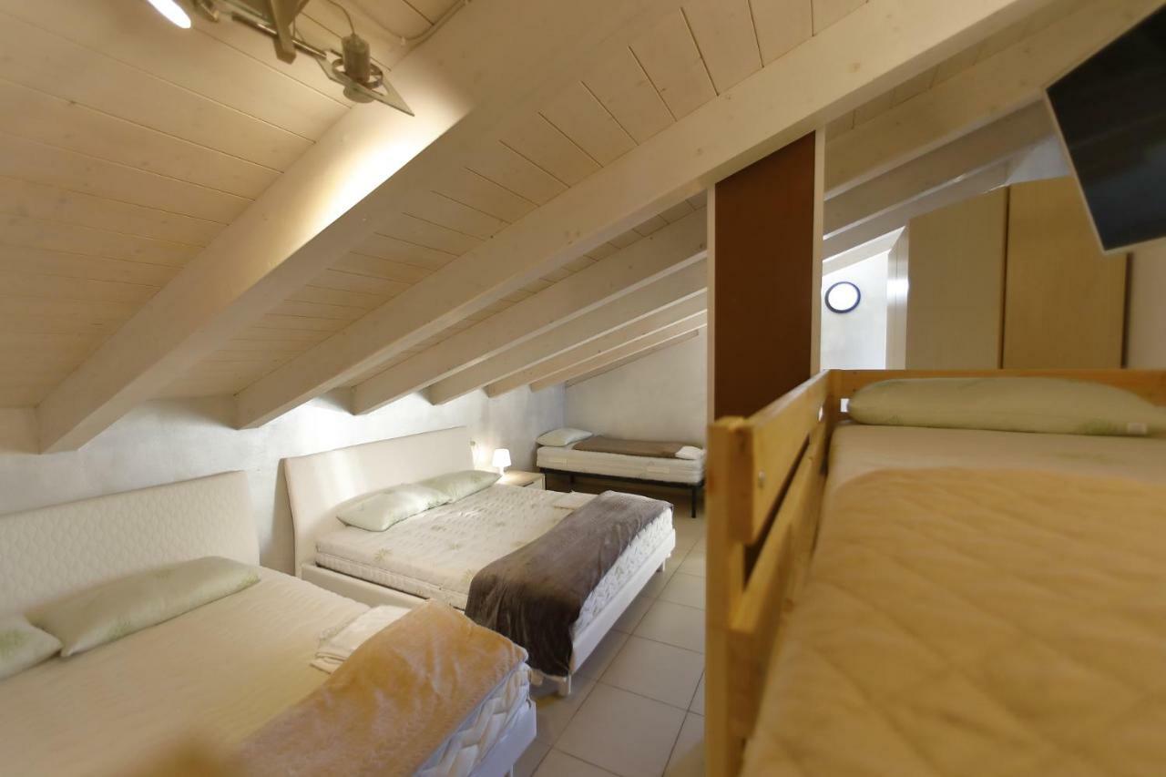 Nuovo Laghetto Del Frassino Hotel Пескиера дел Гарда Екстериор снимка