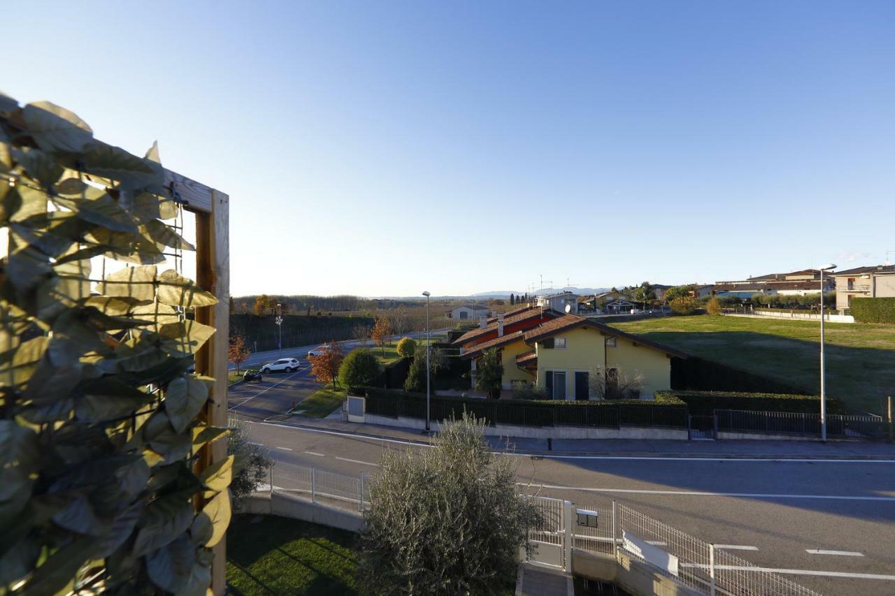Nuovo Laghetto Del Frassino Hotel Пескиера дел Гарда Екстериор снимка