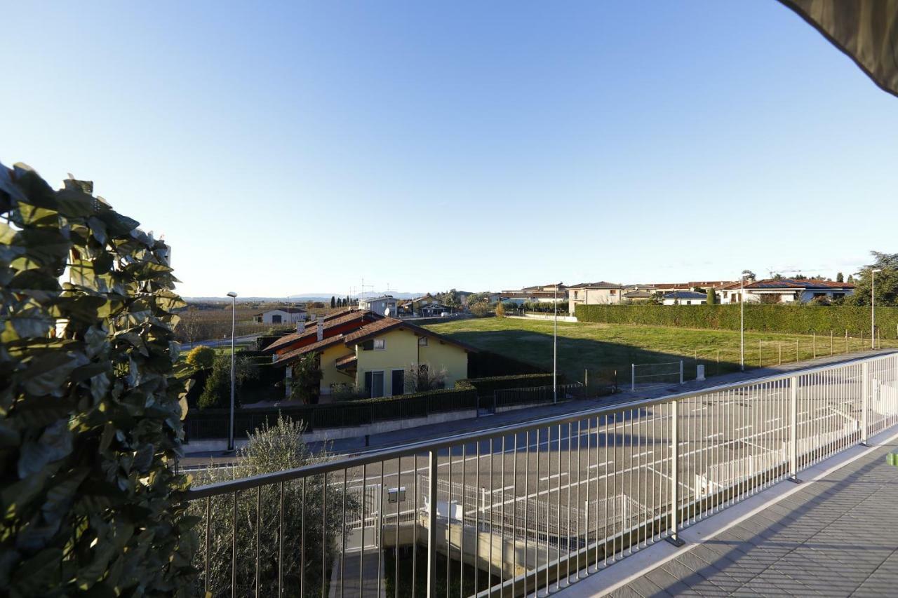 Nuovo Laghetto Del Frassino Hotel Пескиера дел Гарда Екстериор снимка