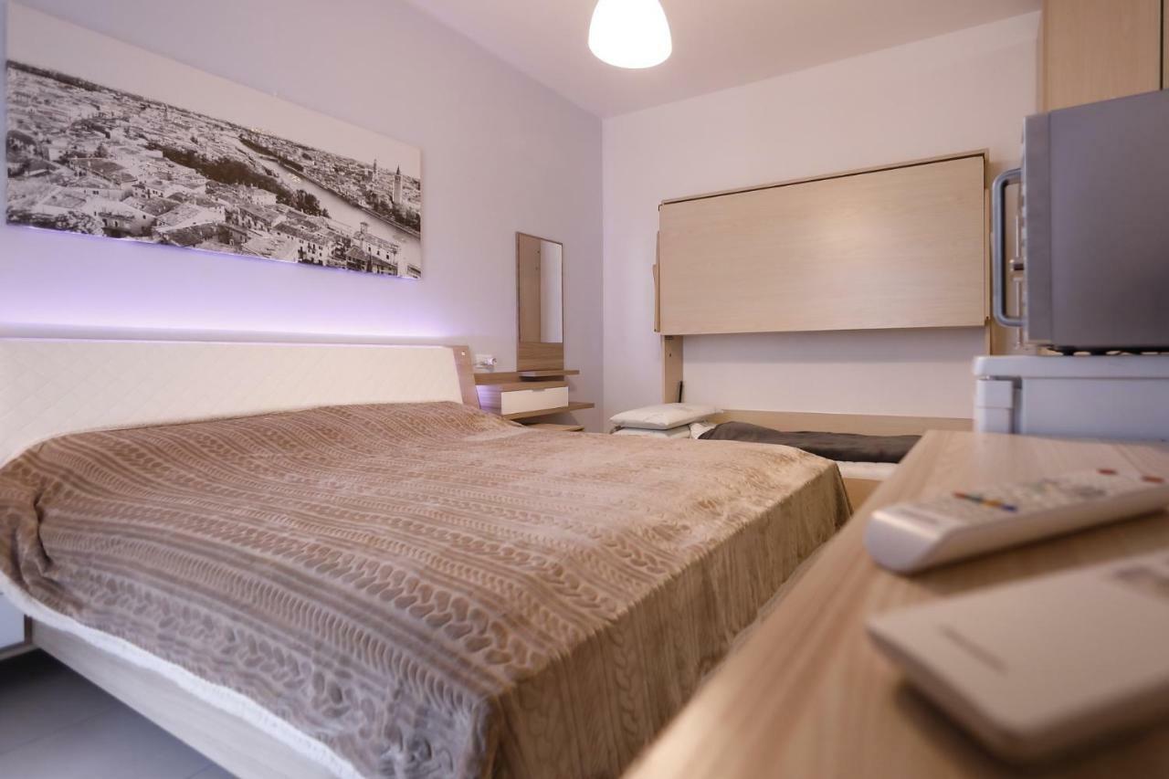 Nuovo Laghetto Del Frassino Hotel Пескиера дел Гарда Екстериор снимка