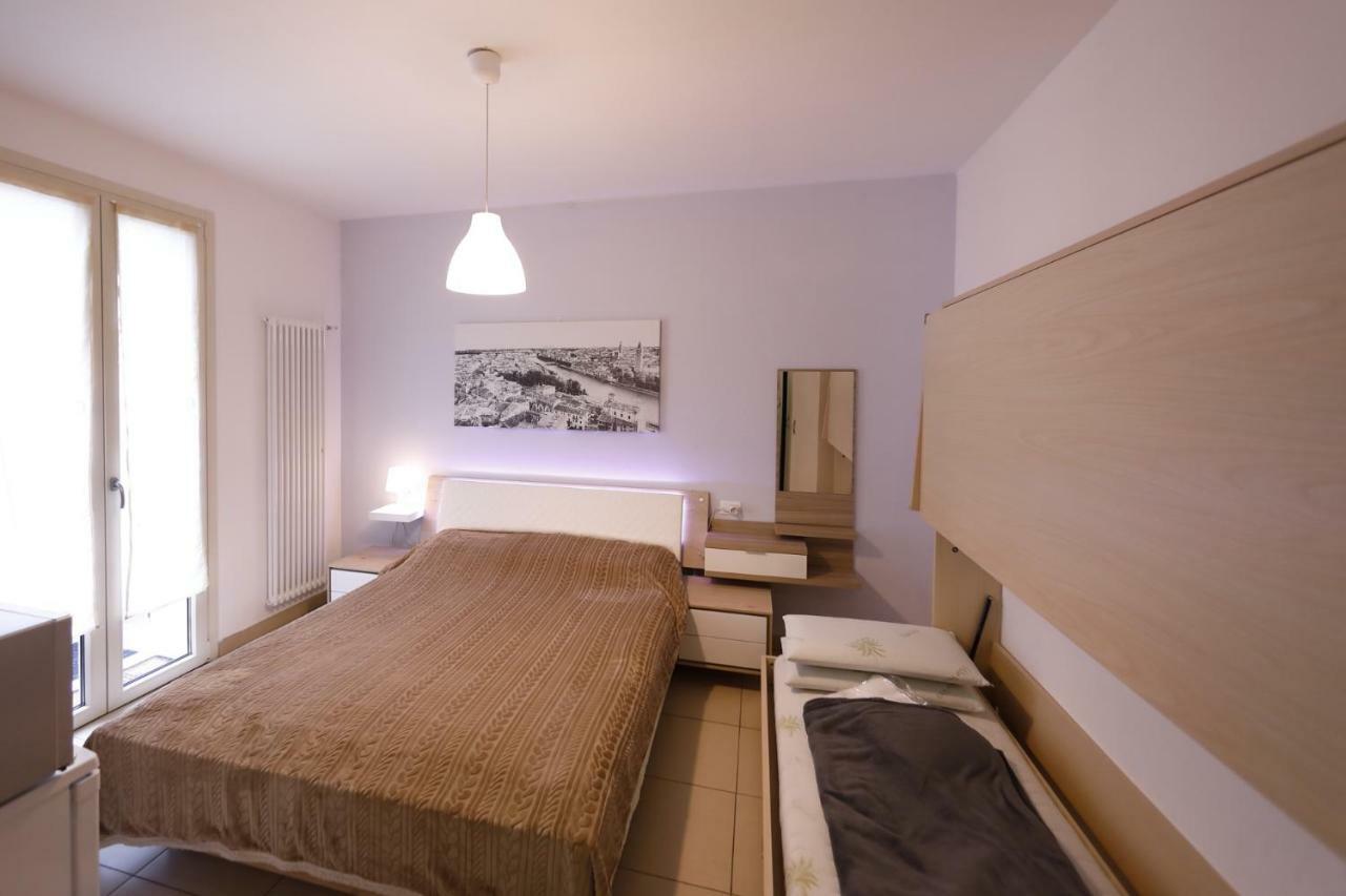 Nuovo Laghetto Del Frassino Hotel Пескиера дел Гарда Екстериор снимка