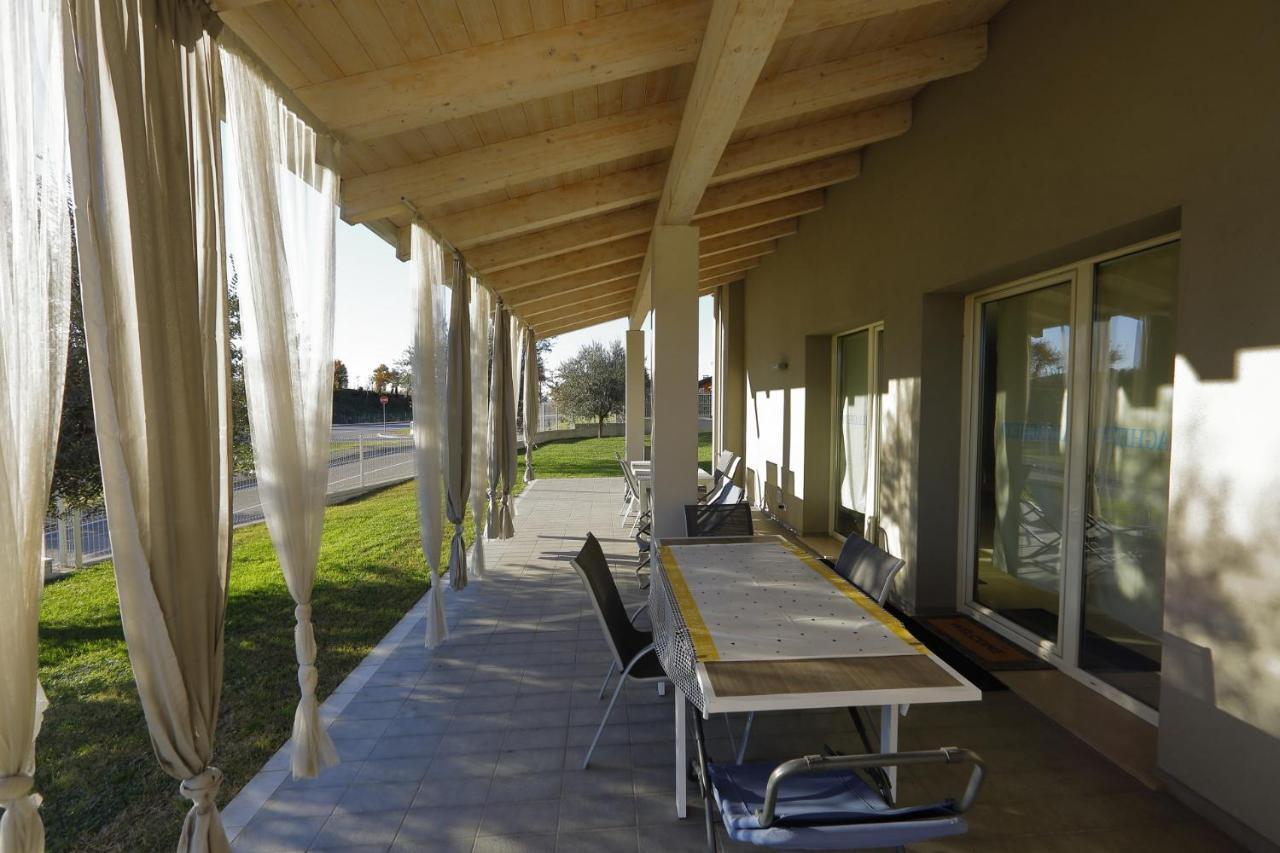 Nuovo Laghetto Del Frassino Hotel Пескиера дел Гарда Екстериор снимка