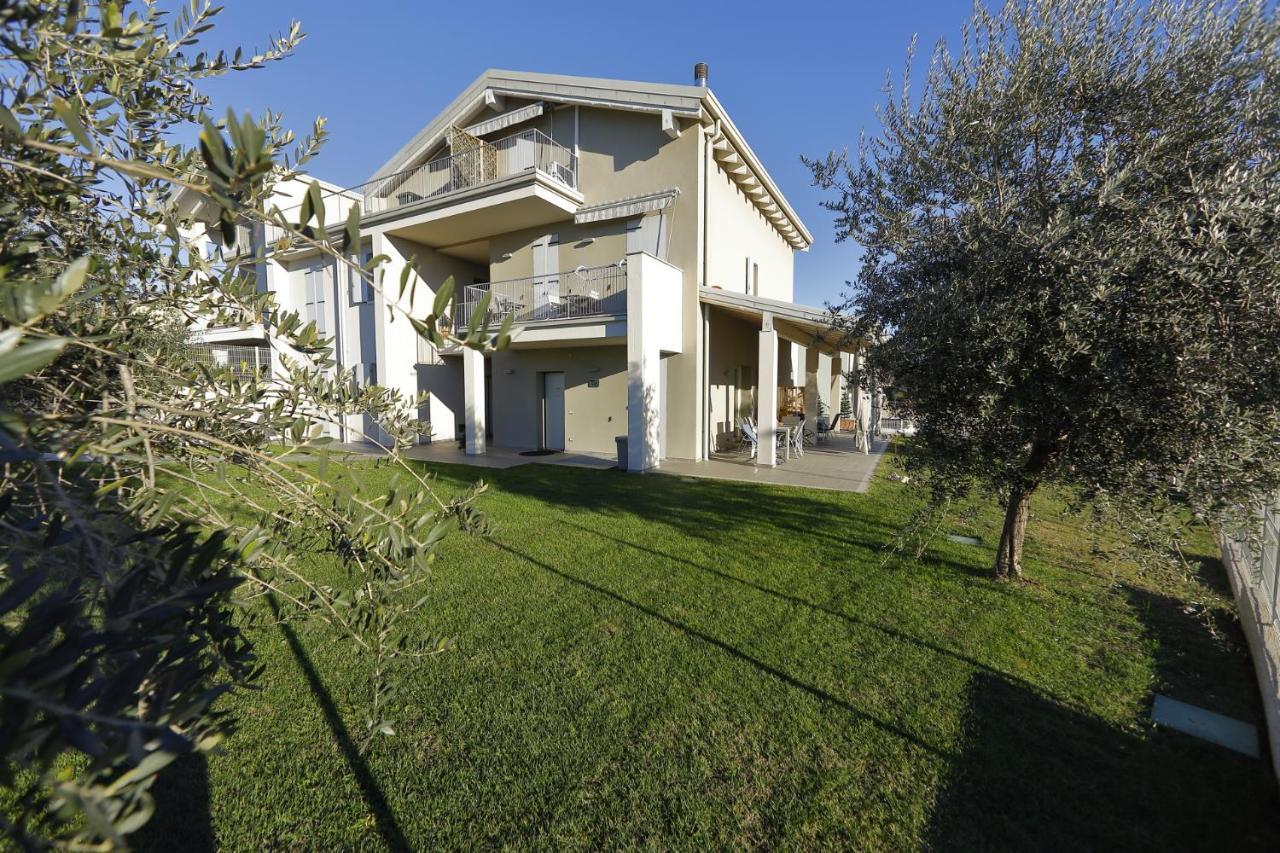 Nuovo Laghetto Del Frassino Hotel Пескиера дел Гарда Екстериор снимка