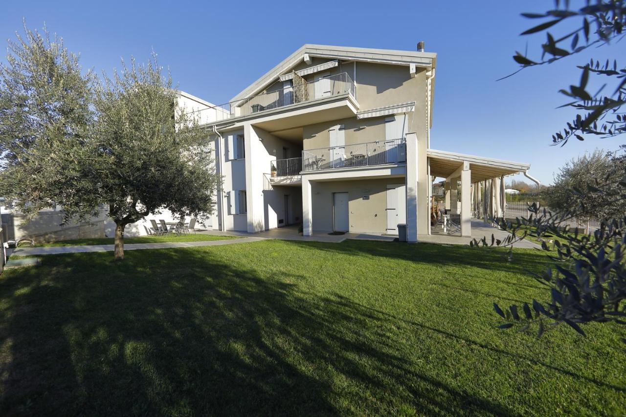 Nuovo Laghetto Del Frassino Hotel Пескиера дел Гарда Екстериор снимка